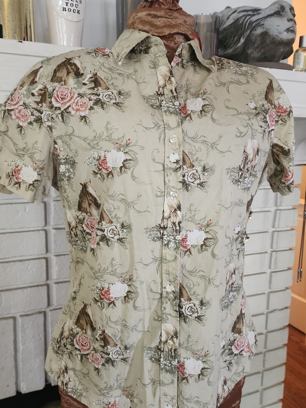 North River Outfitters Horse Rose Print Button Down Shirt M 100% Cotton
